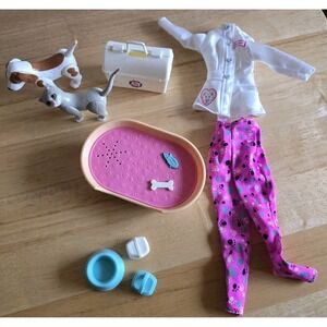 1996 Pet Doctor Barbie Veterinarian Outfit Dog Cat Pet Bed Works Accessories